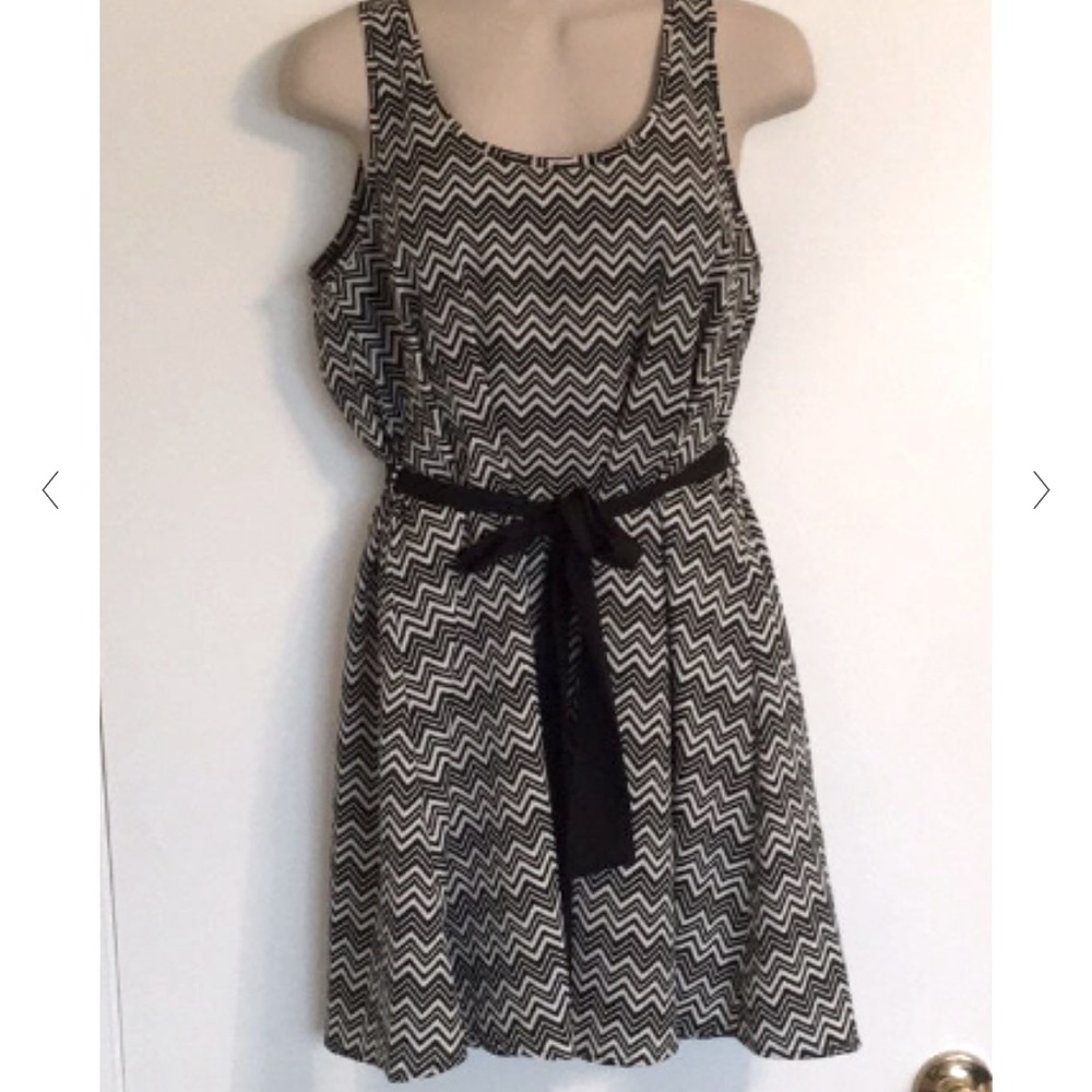 Lush black and white dress